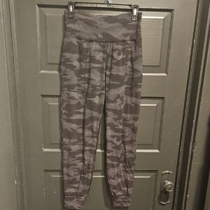 Athleta Gray Camo Women's Jogger Pants